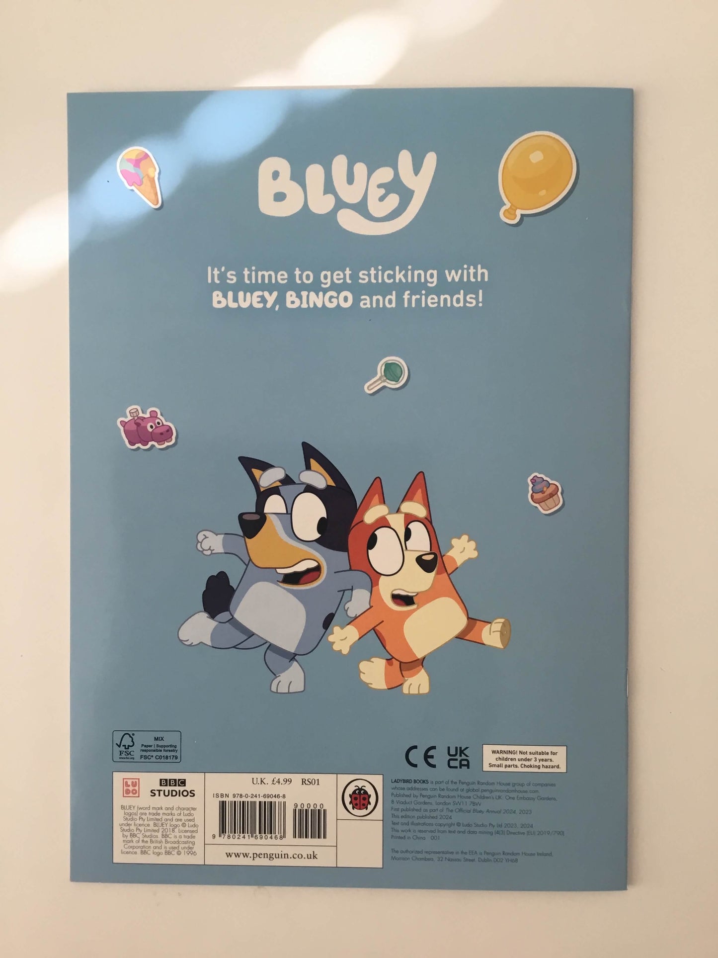 Bluey Sticker Book - I Wanna Play This Much! (with over 80 stickers)