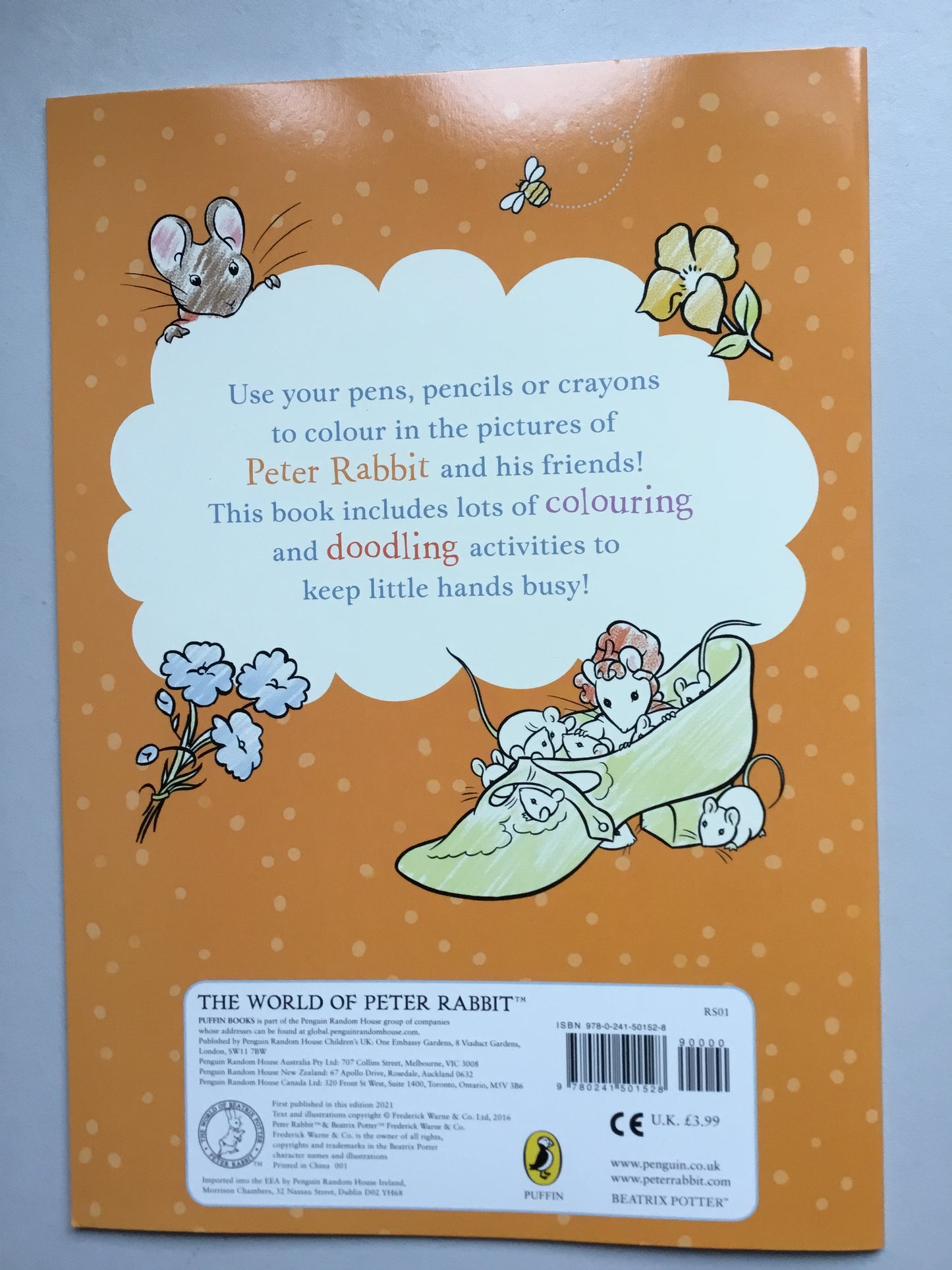 Peter Rabbit Homes and Hideouts Colour and Doodle Book