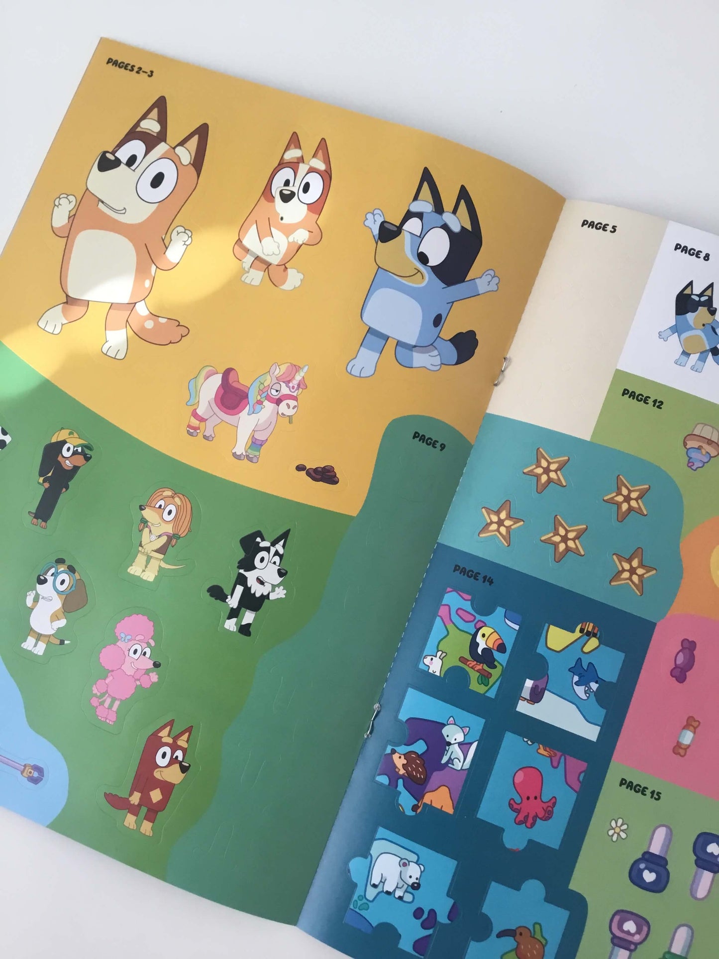 Bluey Sticker Book - I Wanna Play This Much! (with over 80 stickers)